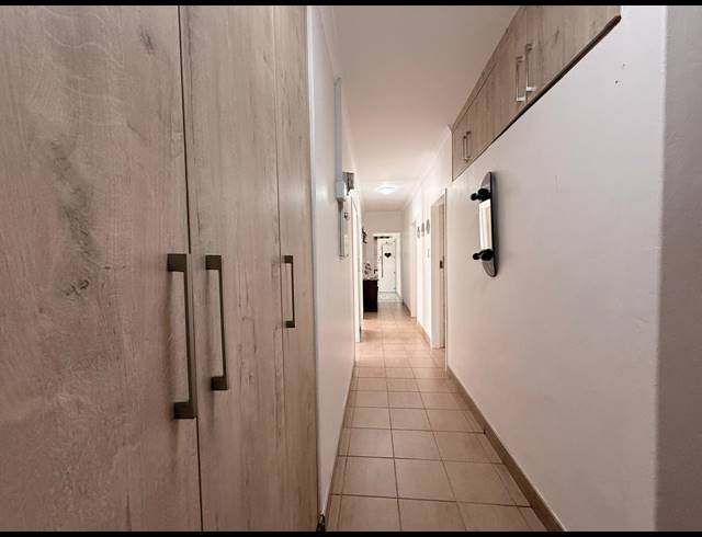 4 BEDROOM HOUSE FOR SALE IN SCHUINSHOOGTE